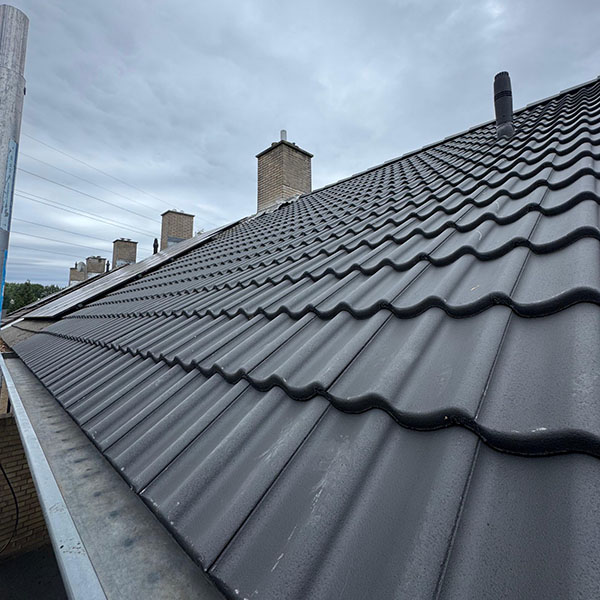Nieuw dak met betondakpannen