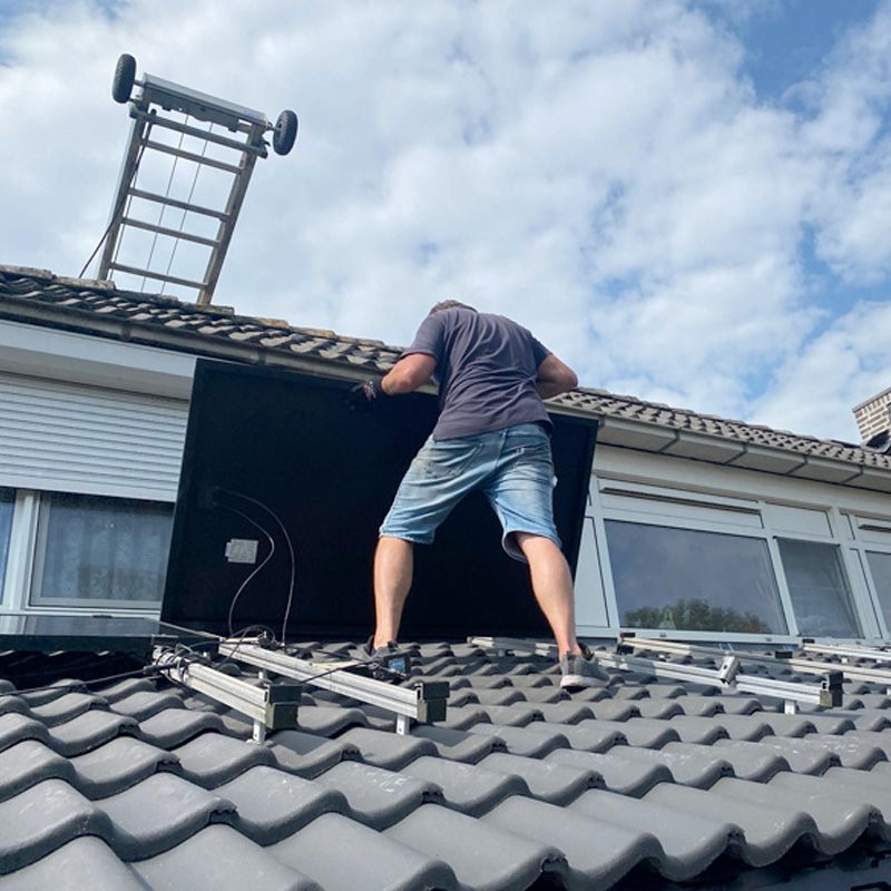Zonnepanelen herplaatsen op vernieuwd dak na dakrenovatie Gelderland